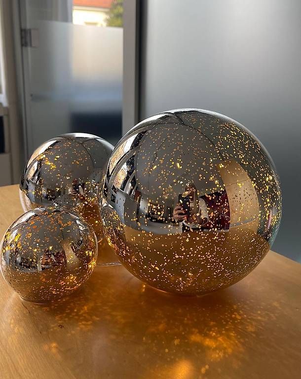 Ciotole: CENTROTAVOLA LUCE SOFFIATA COLOR ARGENTO CON LUCE – Usato da Lugano venduto da club.888