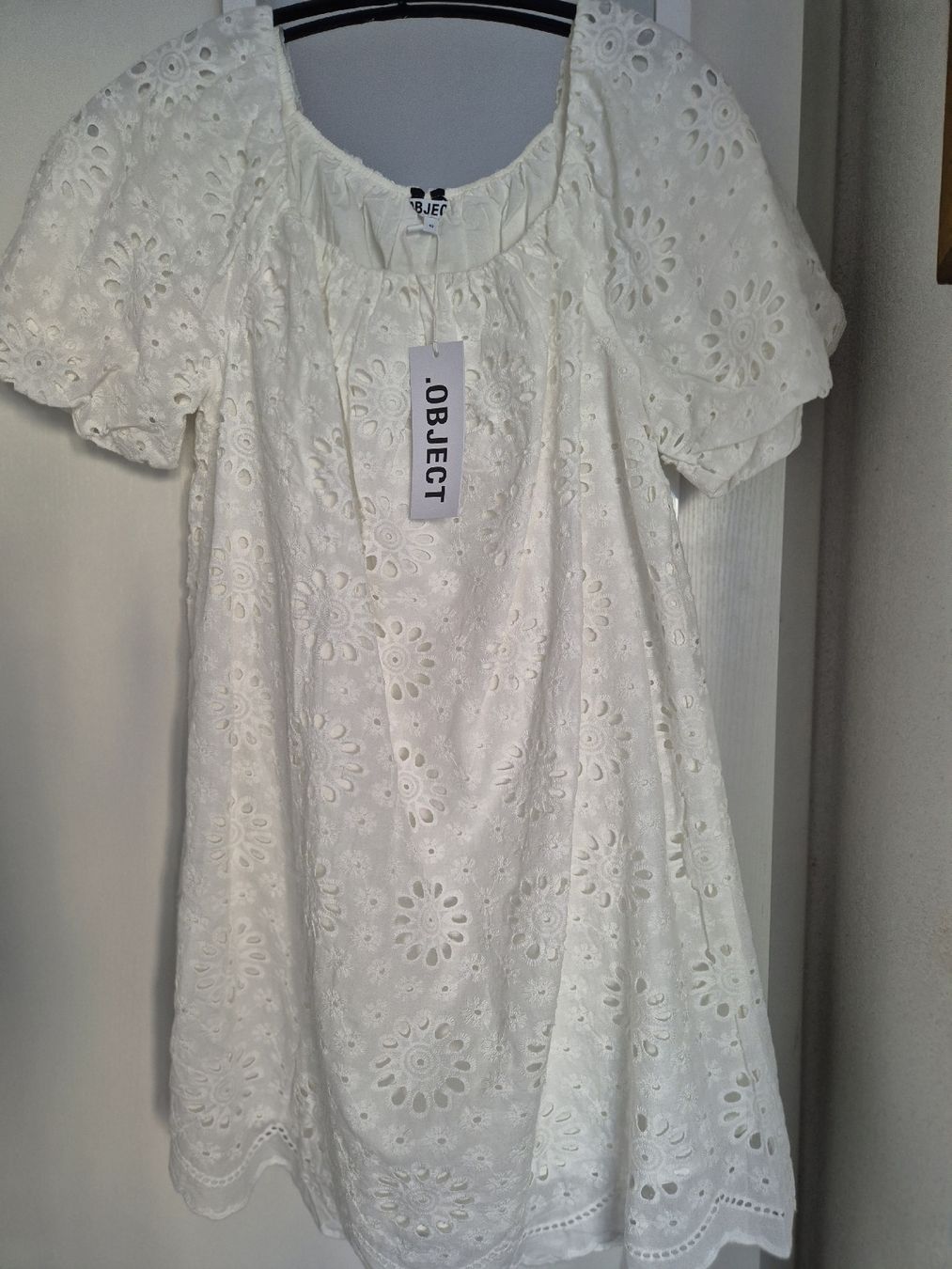 Vestiti: Robe blanche neuve en dentelle T42 – Nuovo e nell'imballaggio originale da Sion venduto da nat_xz7y