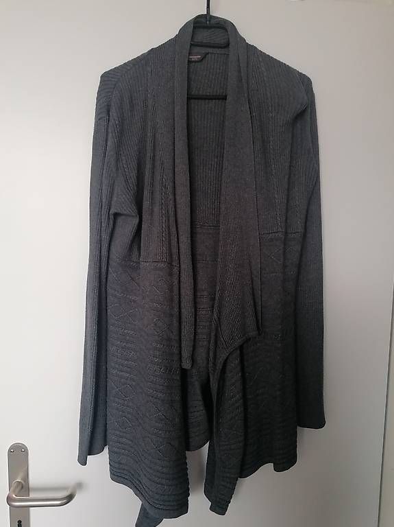 Giacche: Grauer Cardigan Gr. XL  – Usato da Nänikon venduto da Manta87