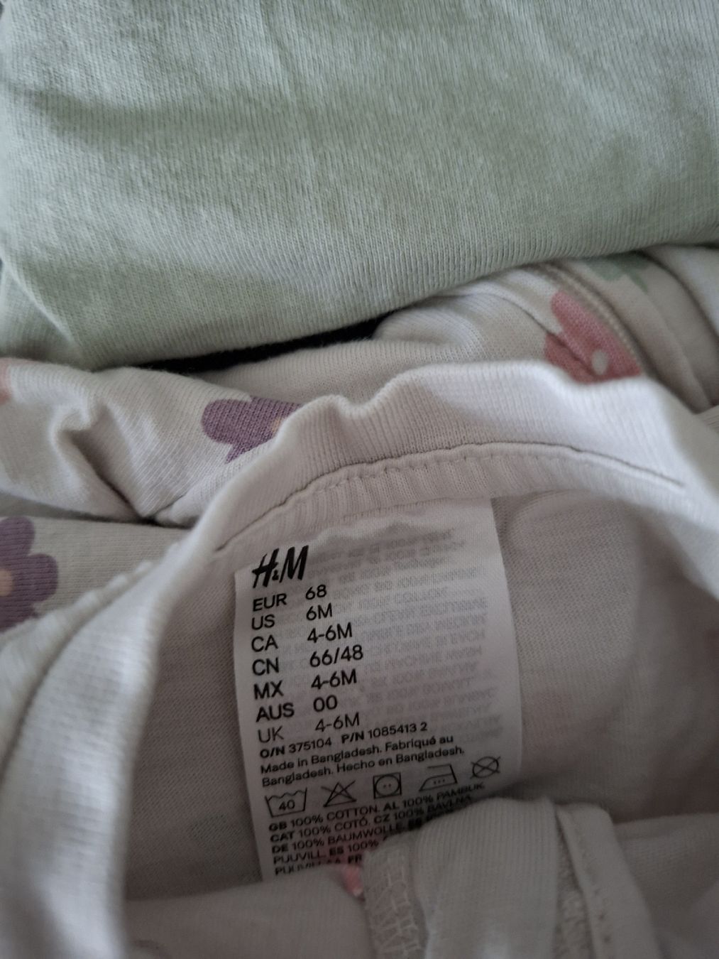 H&M Lotti & Set di vestiti: H&M Baby Strampler 2er Set Blumen Gr. 68 – Usato da Winterthur venduto da Ausmisten2026 1