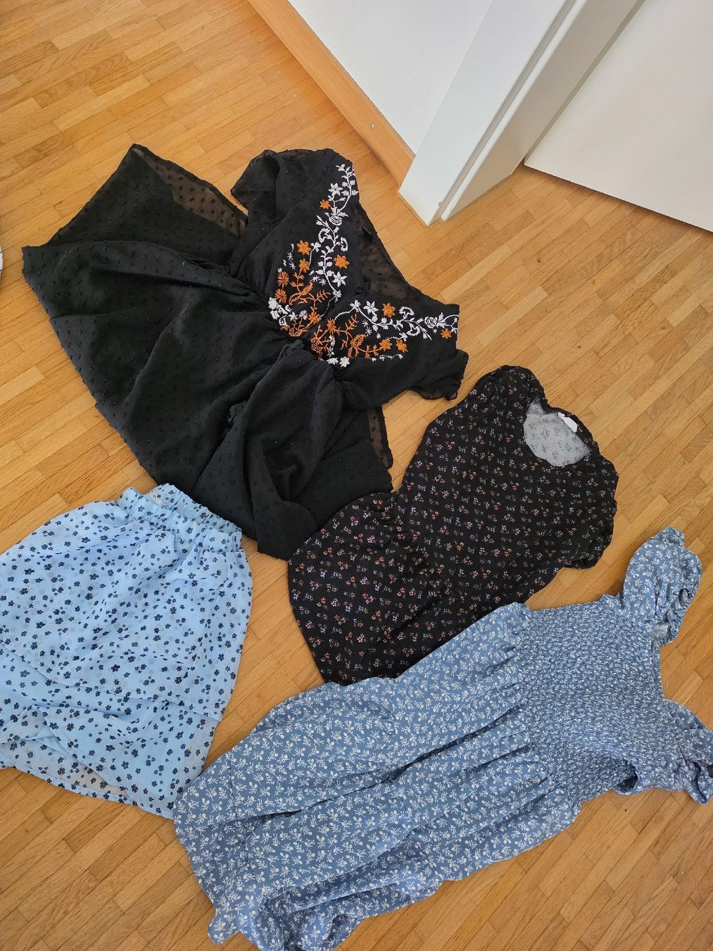 H&M Lotti & Set di vestiti: 30 teiliges Mädchen HERBST & WINTERPAKET – Usato da Zufikon venduto da gioiata 2