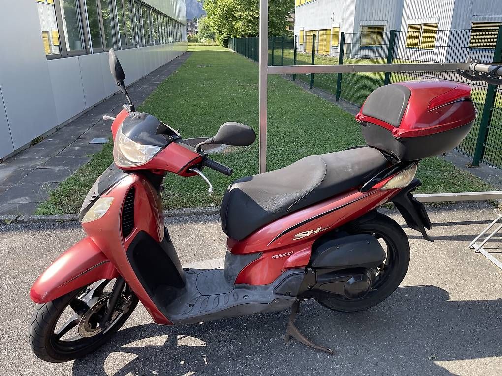 Scooters: Honda SH 125 – Gebraucht aus Les Evouettes von Johild 2