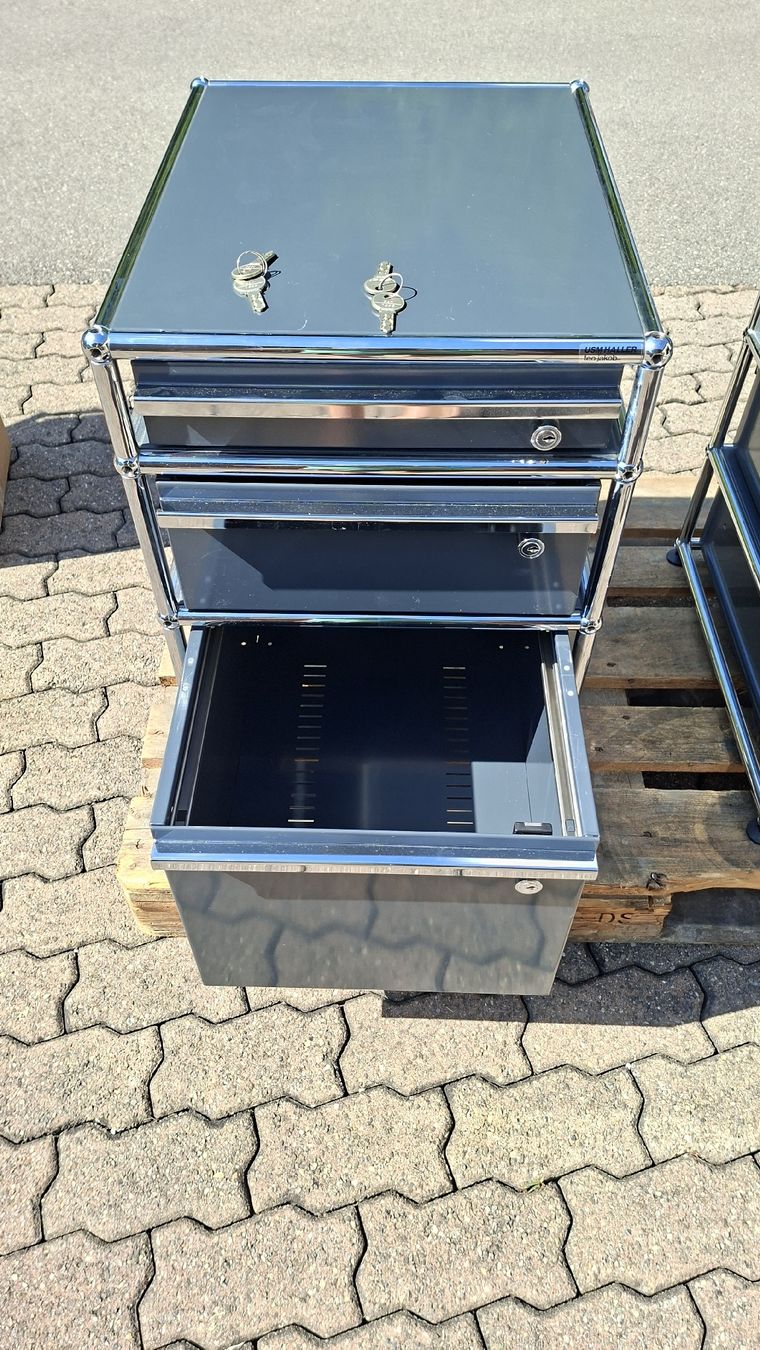 Regale: USM HALLER Korpus  – Gebraucht aus Neuenegg von Michpe