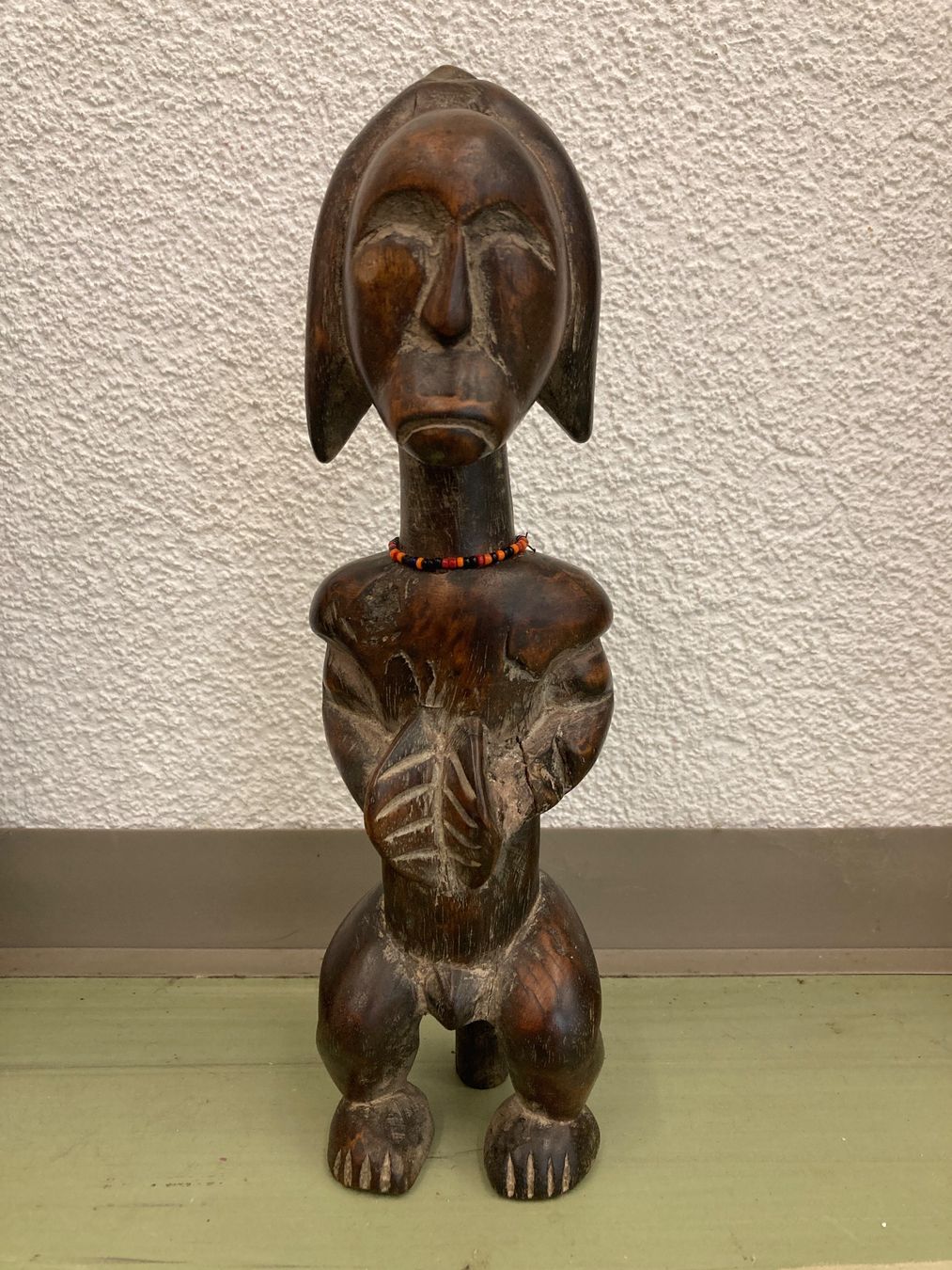 Statuette: Figur aus Holz – Usato da Winterthur venduto da greenspell