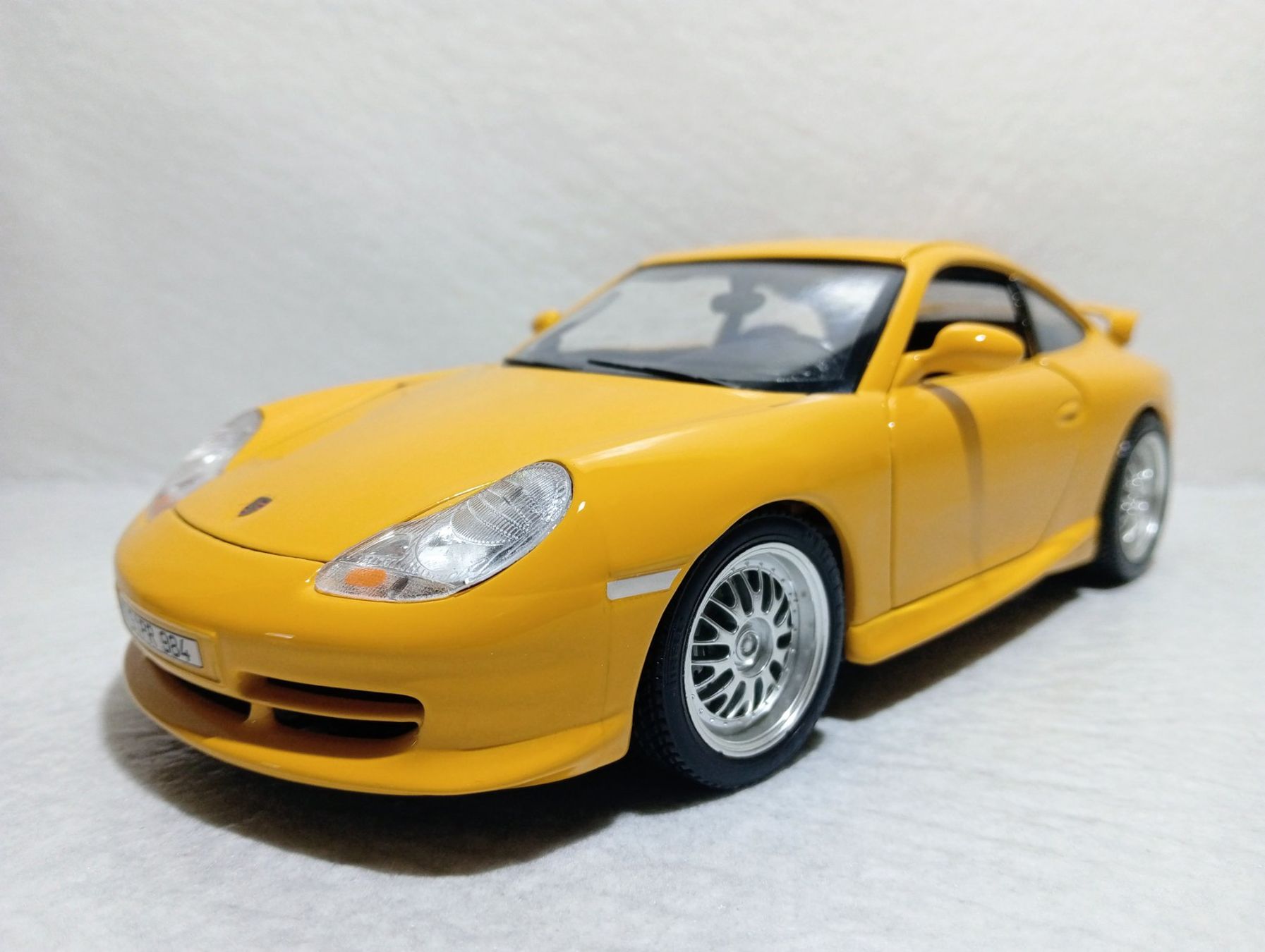 Bburago Modellautos: Porsche Carrera 911  GT3   1987 – Neu (gemäss Beschreibung) aus Huttwil von Secondtrain