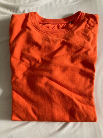 pull orange  M neuf jamais porté