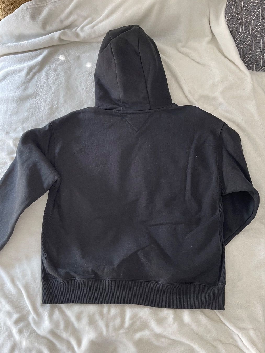 Tommy Hilfiger Pullover & Sweatshirts: Sweat-shirt Tommy Hilfiger – Neu (gemäss Beschreibung) aus Sion von ENKLR 1
