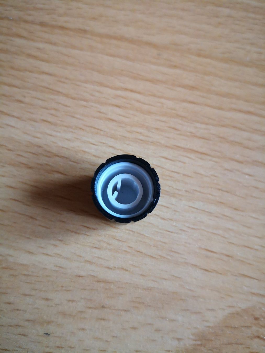 Componenti elettronici: 4x capuchons pour commutateurs / potentiomètres – Nuovo (secondo la descrizione) da Engollon venduto da Winters91 3
