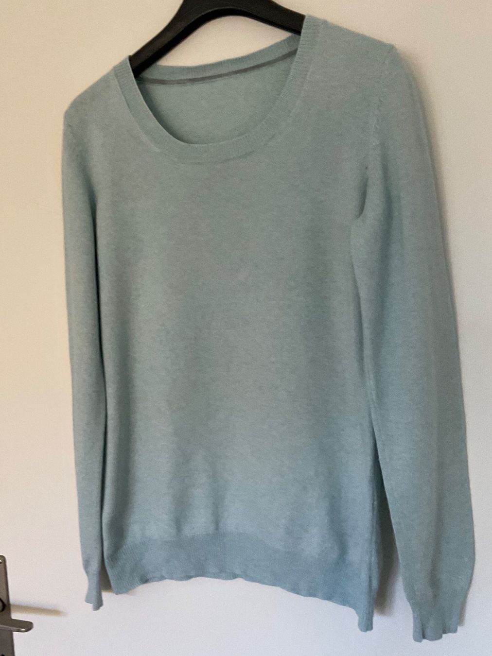 Maglioni & Felpe: 55% Seide 45% Kaschmir Pullover Gr S hellblau – Usato da Urdorf venduto da alda02