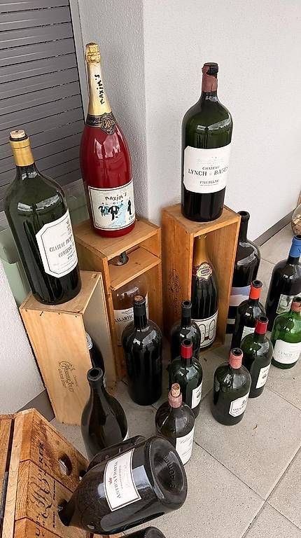 Altro in Stoviglie & Bicchieri: Diverse Grossformatflaschen als Deko – Usato da Reinach BL venduto da Weissvonnix 2