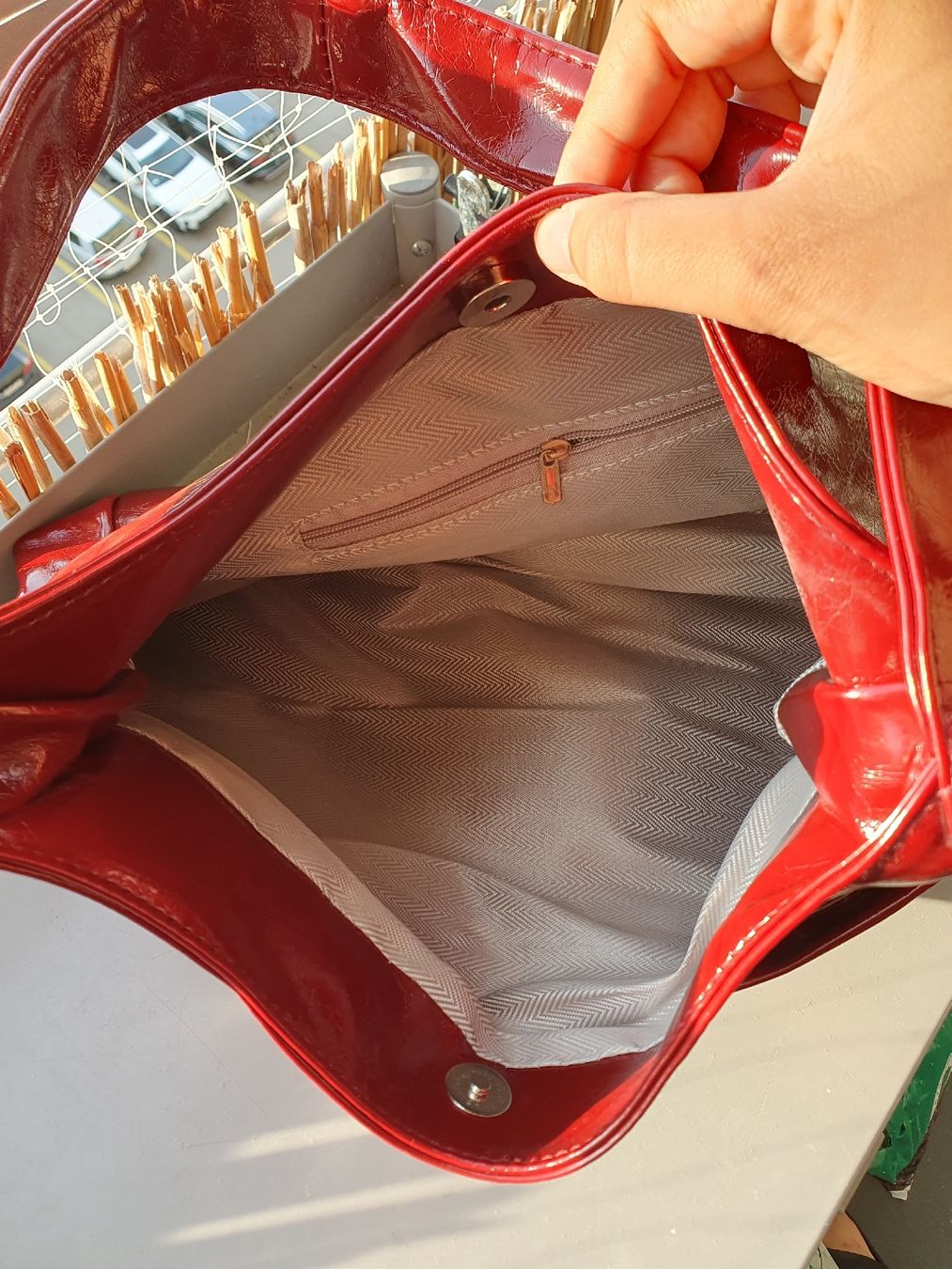 Borse da donna: Sac à main rouge verni  – Nuovo e nell'imballaggio originale da Prilly venduto da Framboise.2000 3