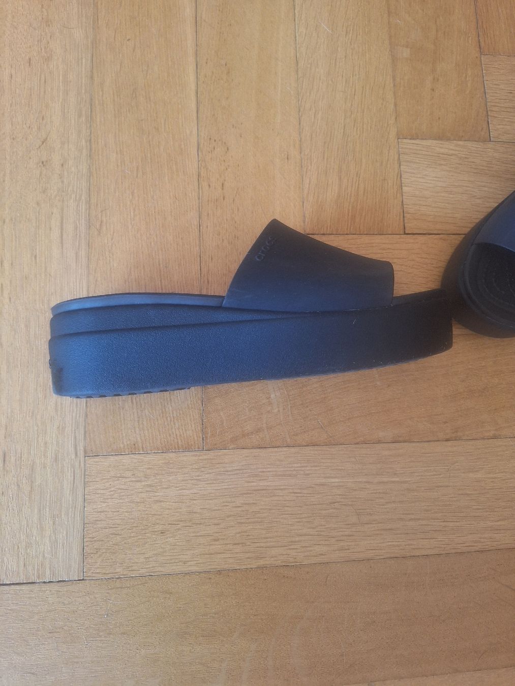 Crocs Scarpe da uomo: Crocs Plateau Pantoletten schwarz Grösse 37  – Nuovo (secondo la descrizione) da Bern venduto da Myrtha3 2