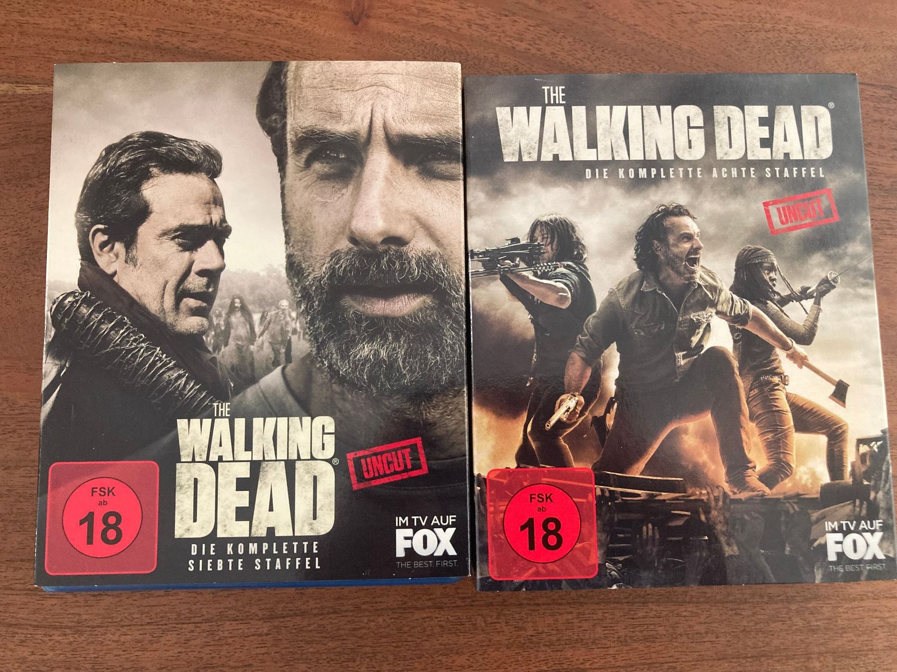 Tutti i DVDs: The Walking Dead: Staffeln 1-9 – Nuovo (secondo la descrizione) da Mauensee venduto da Etrigan 4
