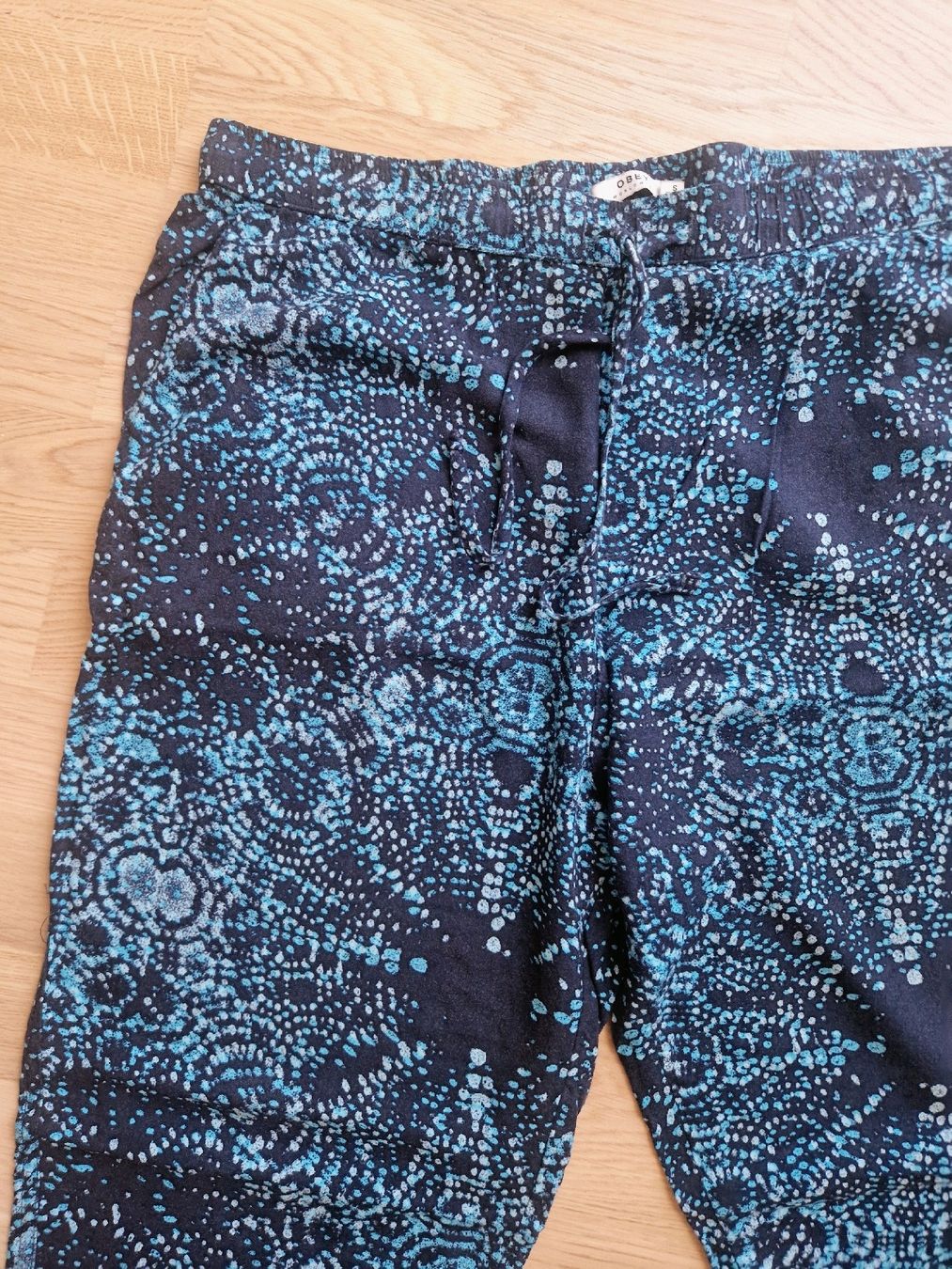 Obey Pantaloni: Pantalon OBEY léger imprimé bleu - Taille S – Usato da Denges venduto da elo_2zgb 2