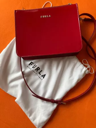 Kleine rote Furla Tasche 19 x 15 cm