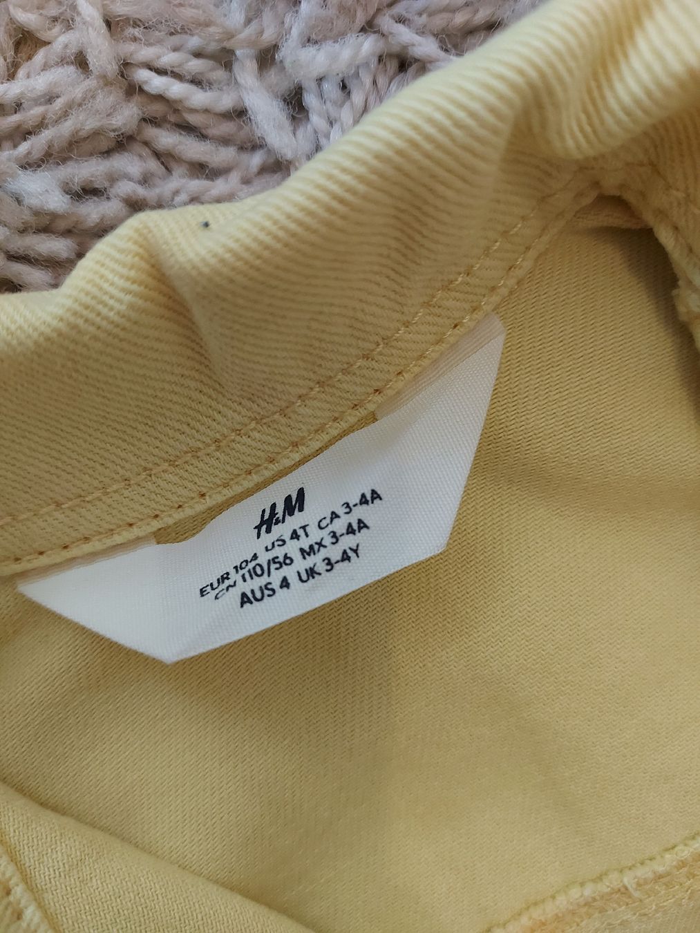 H&M Lotti & Set di vestiti: Set: Shorts, Jeansjacke, 104, 110 – Nuovo (secondo la descrizione) da Brig venduto da Mak_s2v9 1