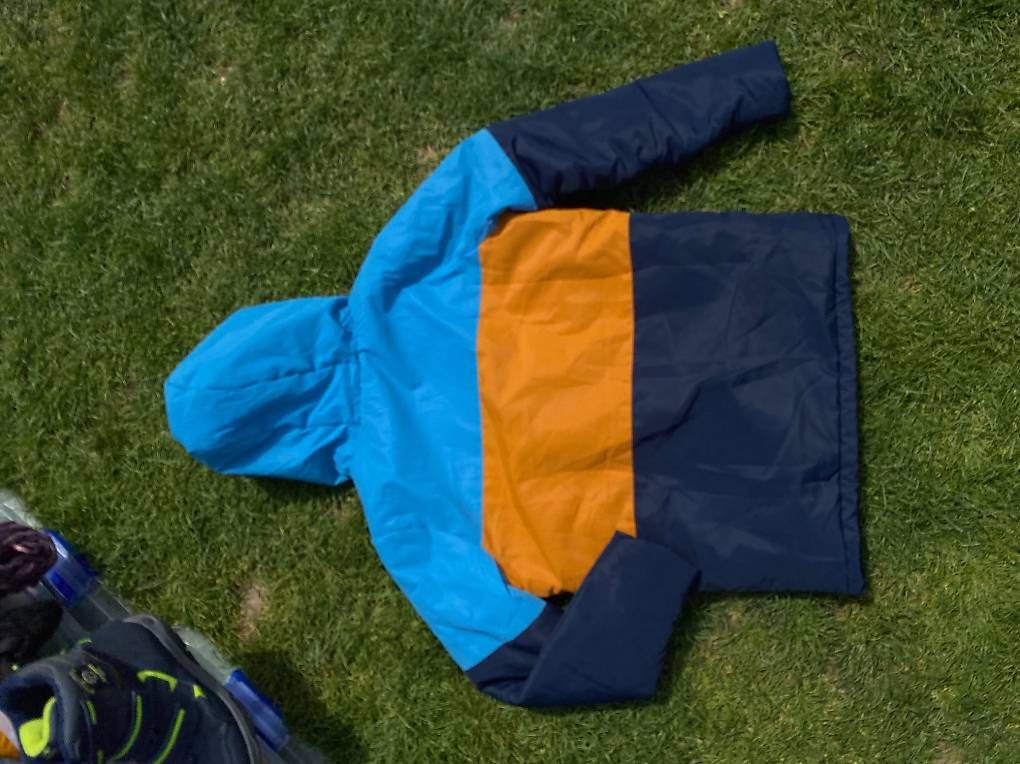 Giacche & Cappotti: Warme Winterjacke Gr.158/164 mit Kapuze – Usato da Zürich venduto da sisasu01 2