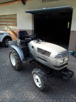 Zu verkaufen klein Traktor Mahindra läuft und fährt sehr gut