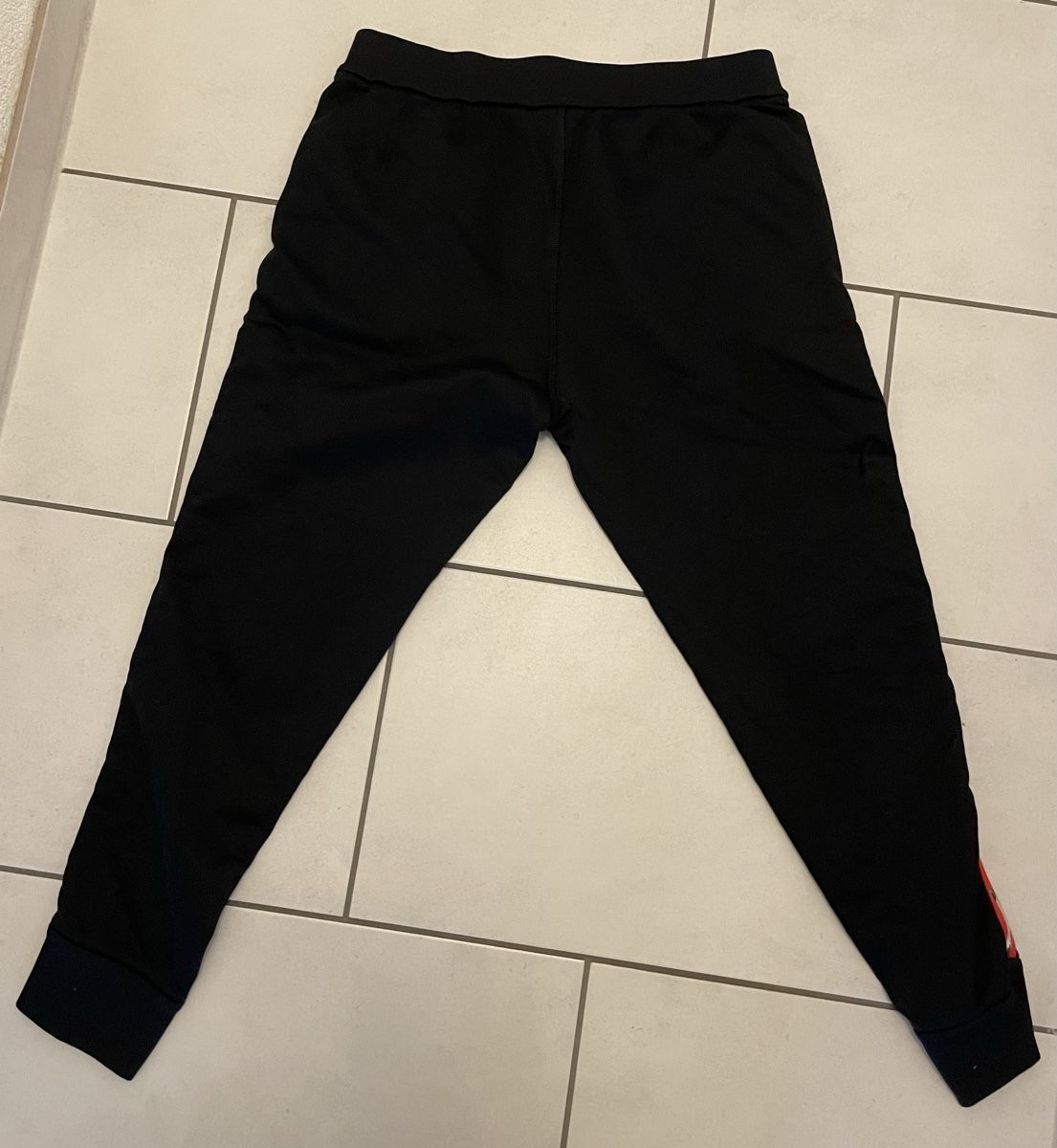Dsquared2 Pantaloni: DSQUARED2 Pantalon de jogging noir – Usato da Lausanne venduto da Lou__ 4