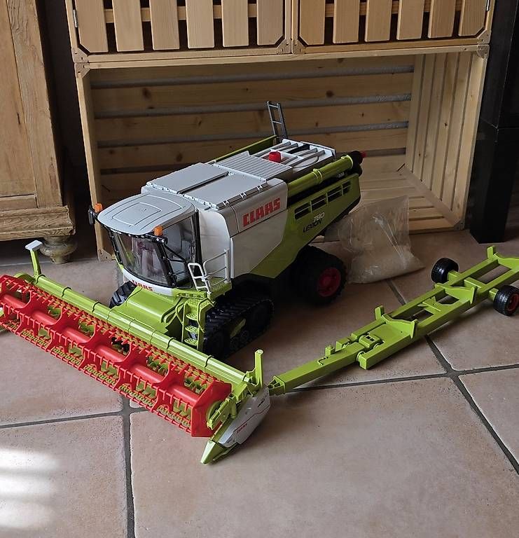 Giocattoli: Claas Mähdrescher – Usato da Mühlethurnen venduto da sabrina14