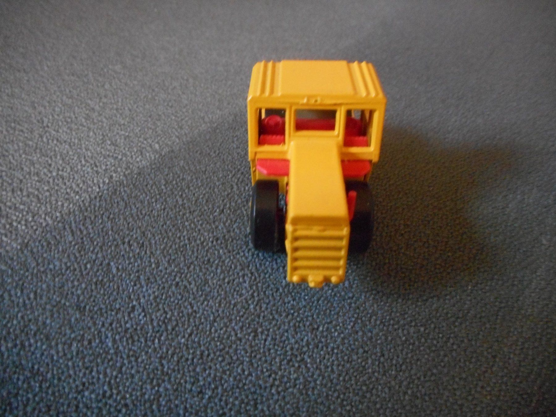 Matchbox Modellini d'auto: Matchbox Road Roller – Usato da Bretzwil venduto da gbfluck 2