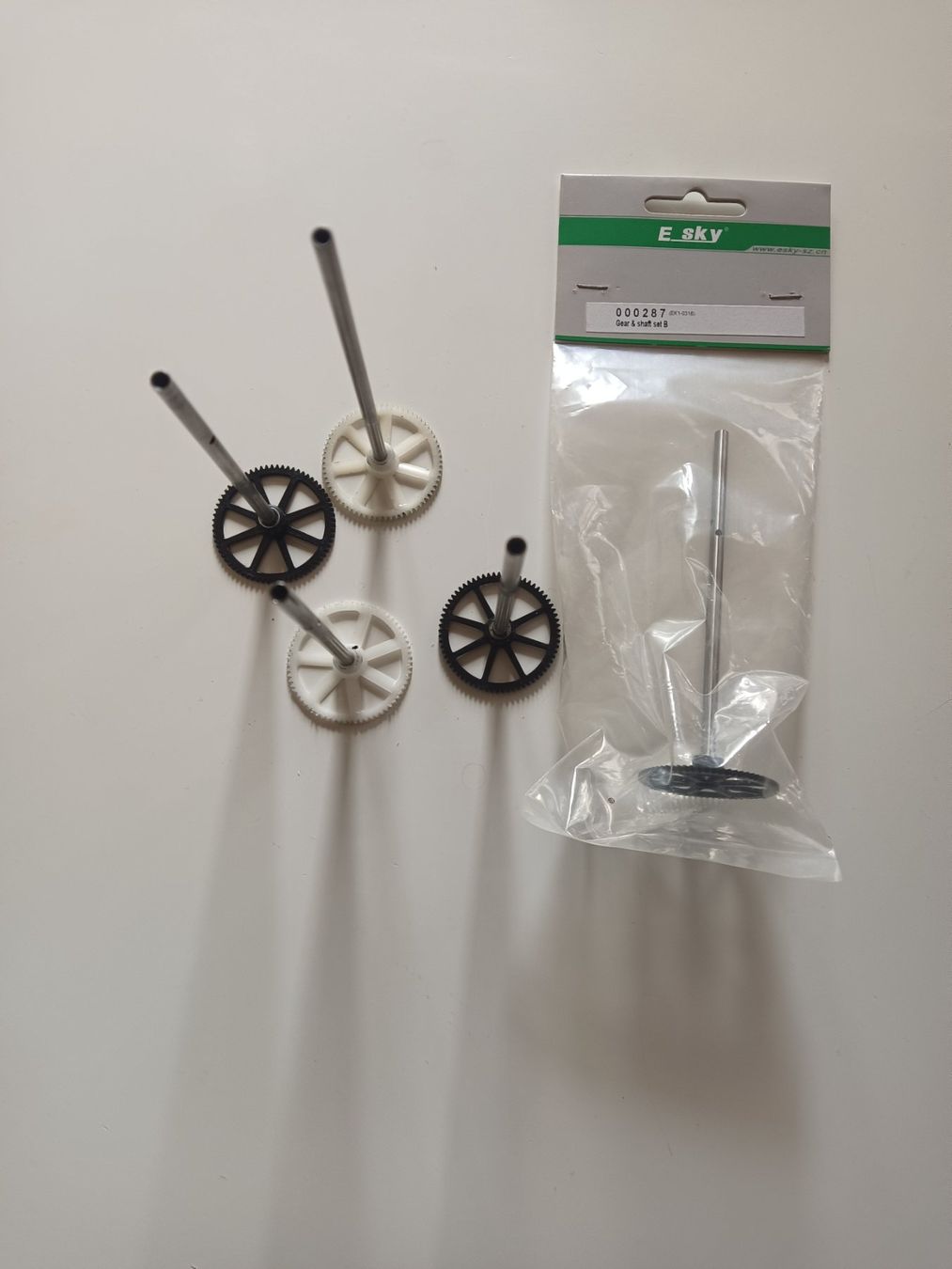 Modellismo RC: E-sky gear und shaft – Usato da Mittelhäusern venduto da Steigerer3