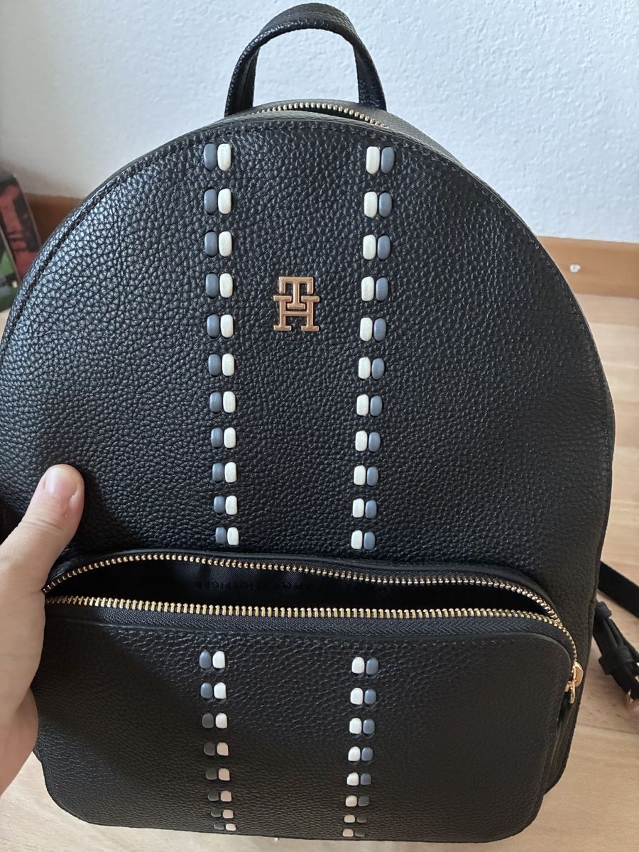 Tommy Hilfiger Sacs à dos: Tommy Hilfiger Rucksack – Neuf (Voir description) à Mels par joe_lin572 5