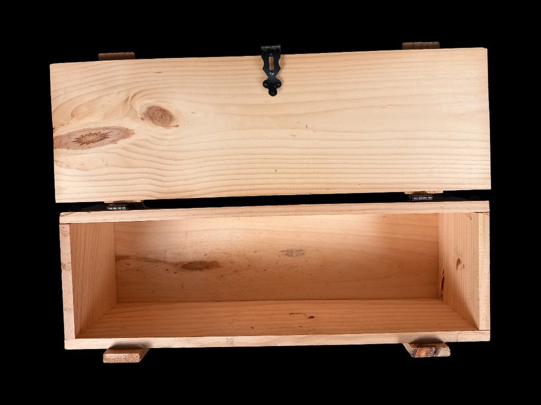 Coffres: Holztruhe – D'occasion à Hünenberg par Restwert_Zug 1