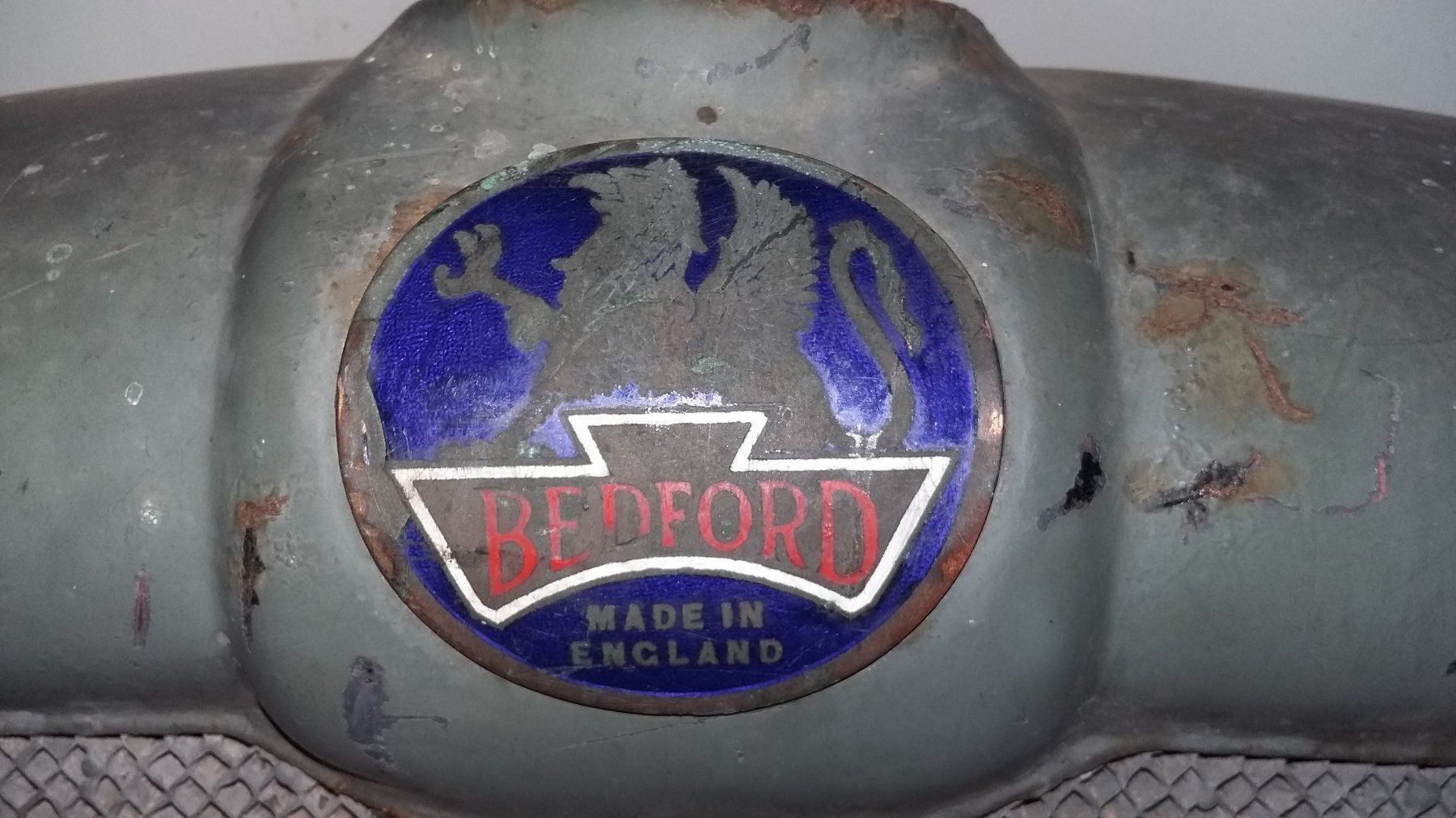 Alle Autoersatzteile: Oldtimer Frontmaske Kühler  Maske Bedford ca. 1930 Deko – Gebraucht aus DULLIKEN von Lerchclassicdulliken 1