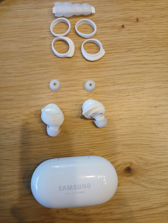Samsung Kopfhörer: Samsung Galaxy Buds+ True Wireless Earbuds White – Defekt aus Hermance von SaleNinjA 1