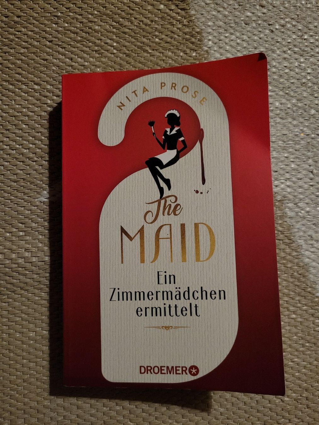 Libri: the maid ein Zimmermädchen ermittelt – Usato da Perlen venduto da Safari_23