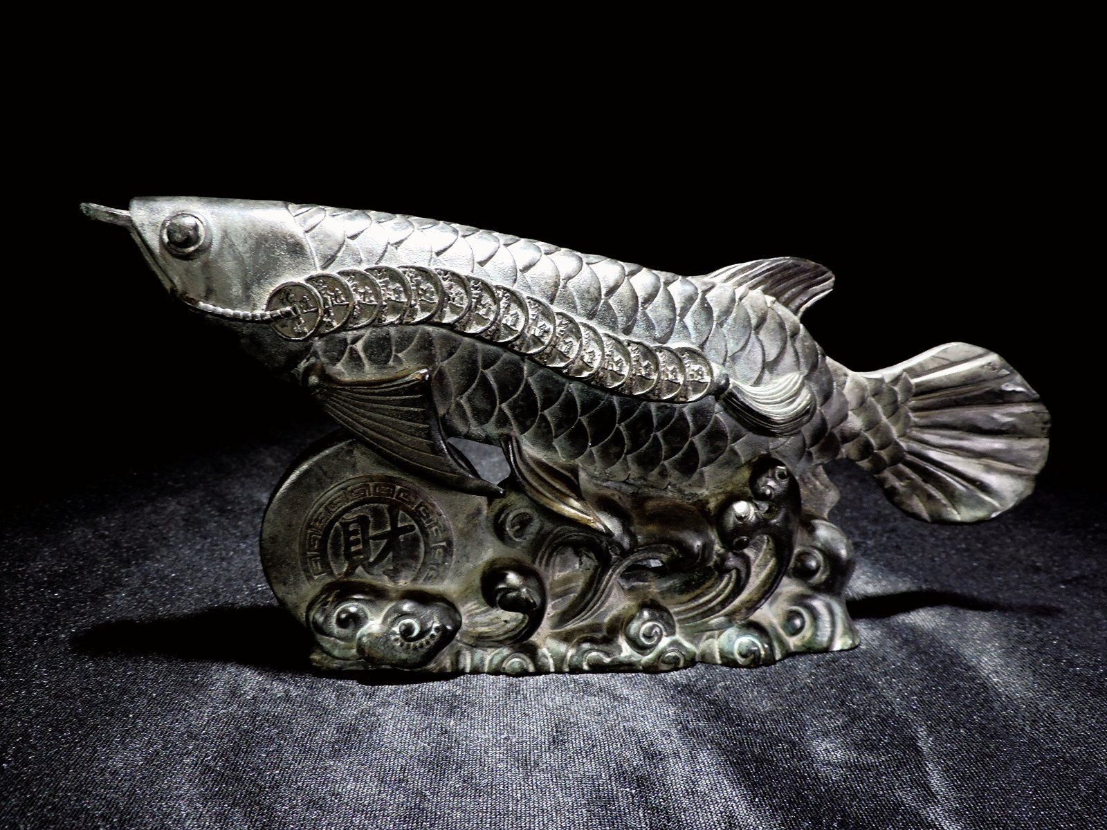 Statuette: Feng Shui Glücksfisch Statue, Drachenfisch aus Bronze – Usato da Duggingen venduto da roterbambus