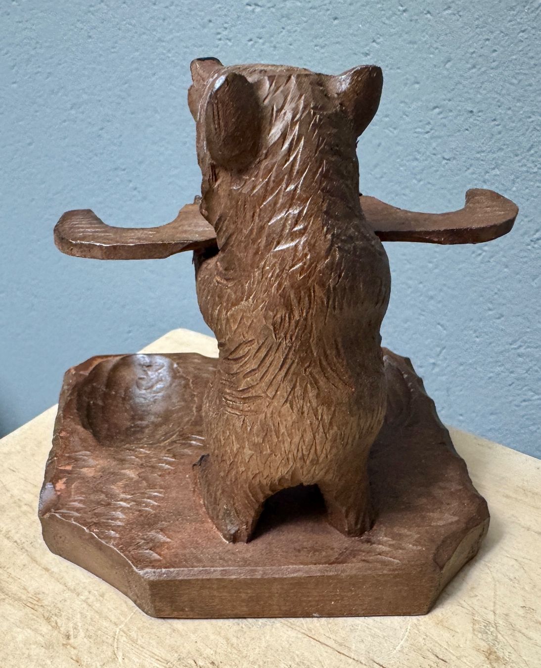 Figuren: Figur Brienzer Schnitzerei Holz BÄR Pfeifenhalter – Gebraucht aus Rothrist von Luckywinner 5