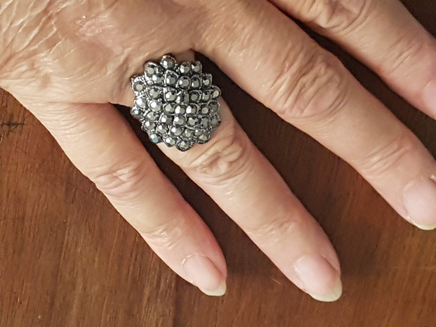 Ringe: Ring Metall mit facettierten Steinchen, oval, Hingucker – Gebraucht aus Ettingen von Maranathatalitha 5