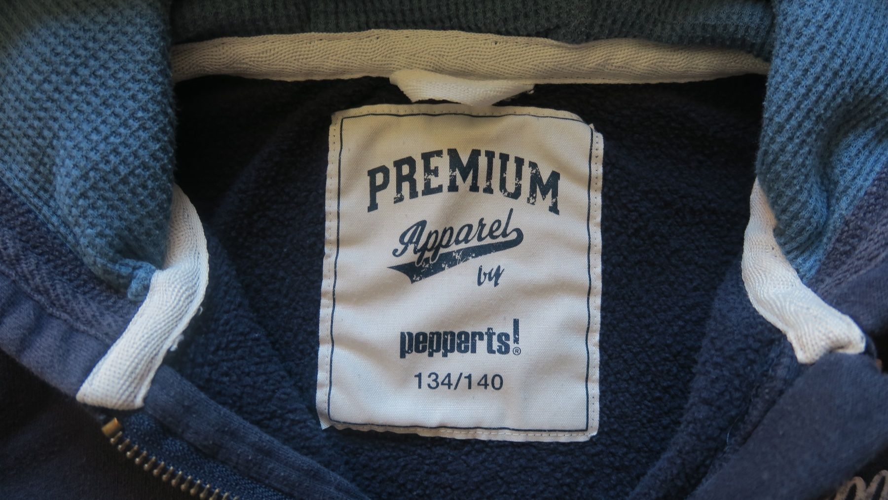 Giacche: Kapuzenjacke Gr. 134/140 – Usato da Davos Platz venduto da Infinity795 1