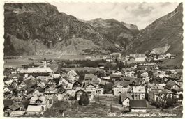 ANDERMATT gegen die Schöllenen mit Hotel Gotthard