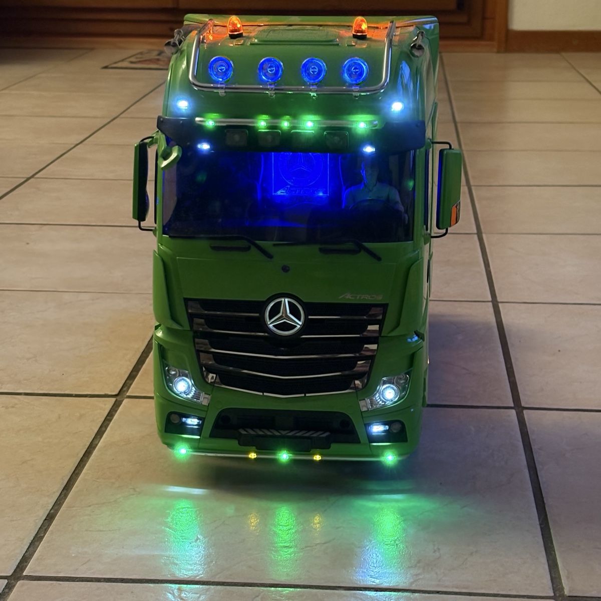 Tamiya Modellismo RC: Tamiya Actros – Usato da Mézières FR venduto da Paulwalke3 3