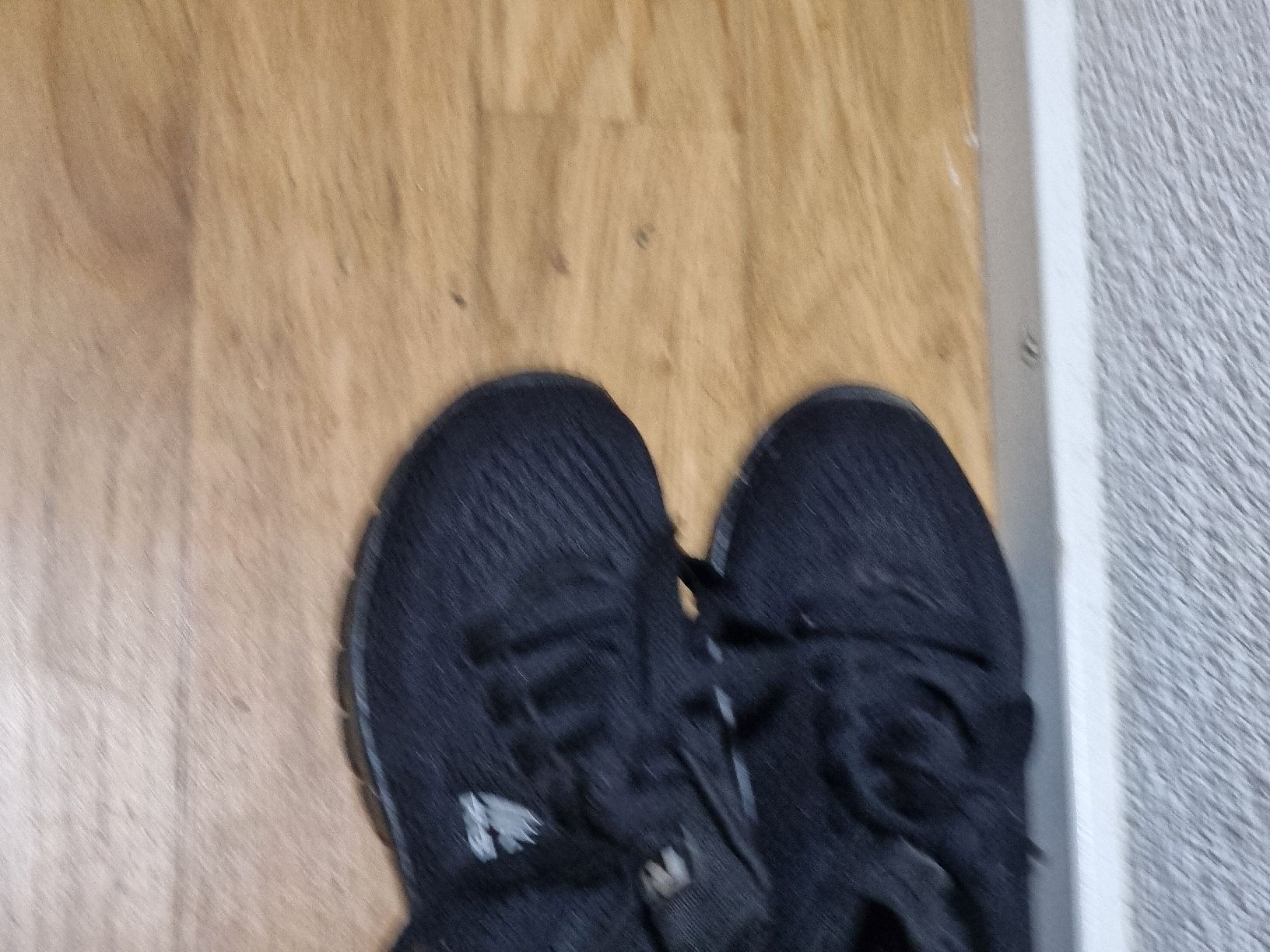 Schuhe für Jungen: Stylische schwarze Sneaker, Grösse EU 30 – Neu (gemäss Beschreibung) aus Stallikon von tim079 3
