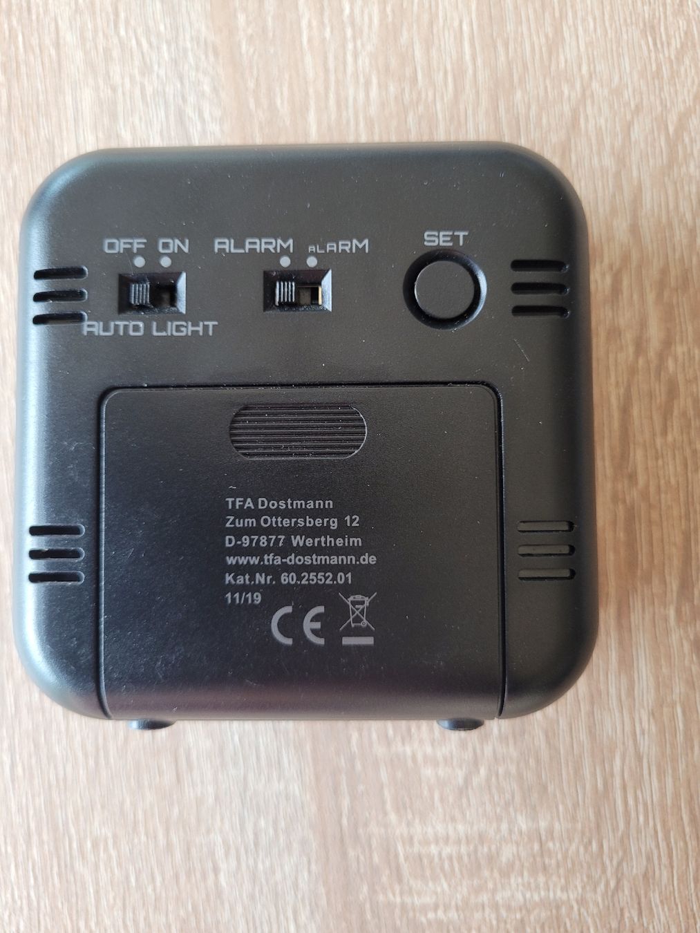 Sveglie: Digitaler Wecker mit Snooze und Licht – Usato da Uster venduto da 13smiley13 7