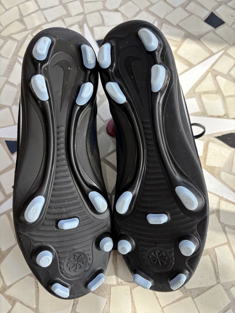 Altro in Alpinismo & Escursioni: Crampon Nike.Pointure 38 – Usato da Delémont venduto da Vendeur_3 5