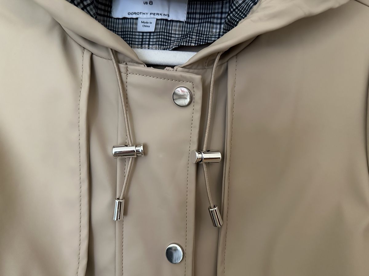 Dorothy Perkins Mäntel: Dorothy Perkins Rain Coat, Size 40 petite – Gebraucht aus Genève von Good_finds 3