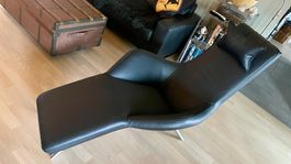 Relaxliege / Designer-Liege KAWOLA, Leder schwarz, neuwertig
