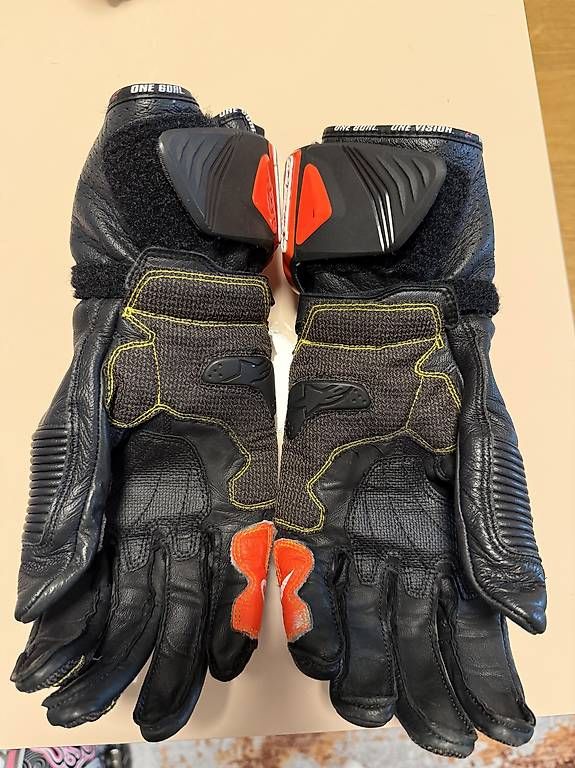 Autres accessoires hommes: Alpinestars GP Tech V2 Handschuhe XL – D'occasion à Stadel par MarcS96 1