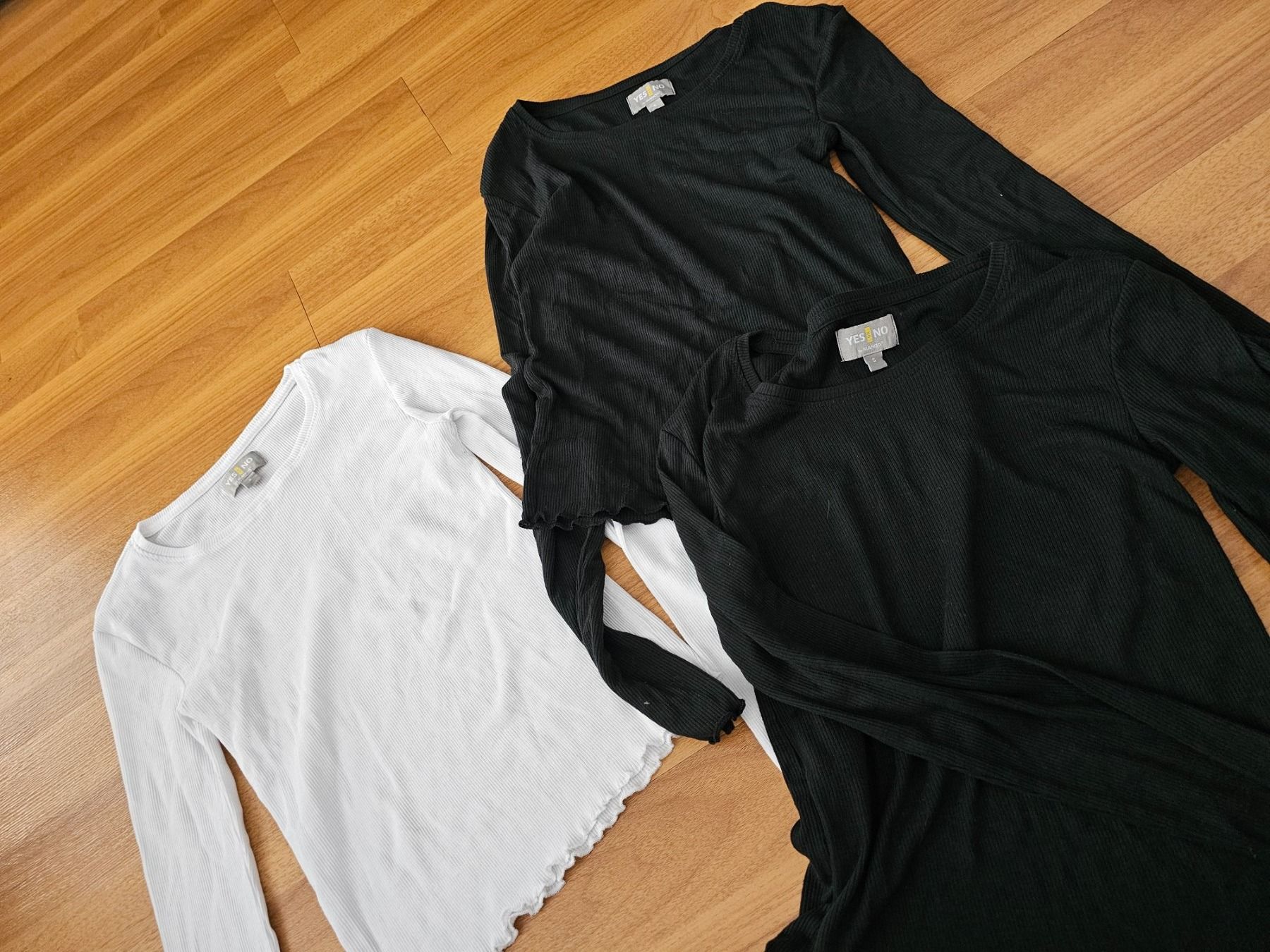 Kleiderpakete: Sweatshirt Set – Neu und originalverpackt aus Basel von NyGrow 1