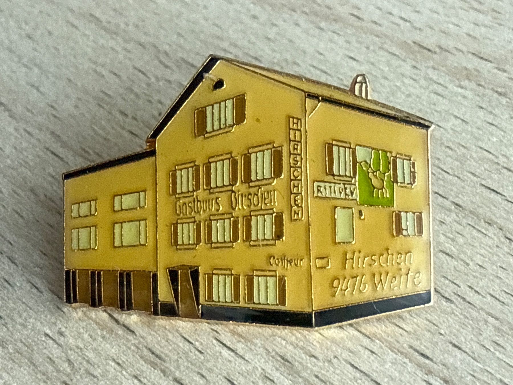 Placchette & Badge: Pin Restaurant Hirschen Weite – Usato da Glattbrugg venduto da Schweigmatt