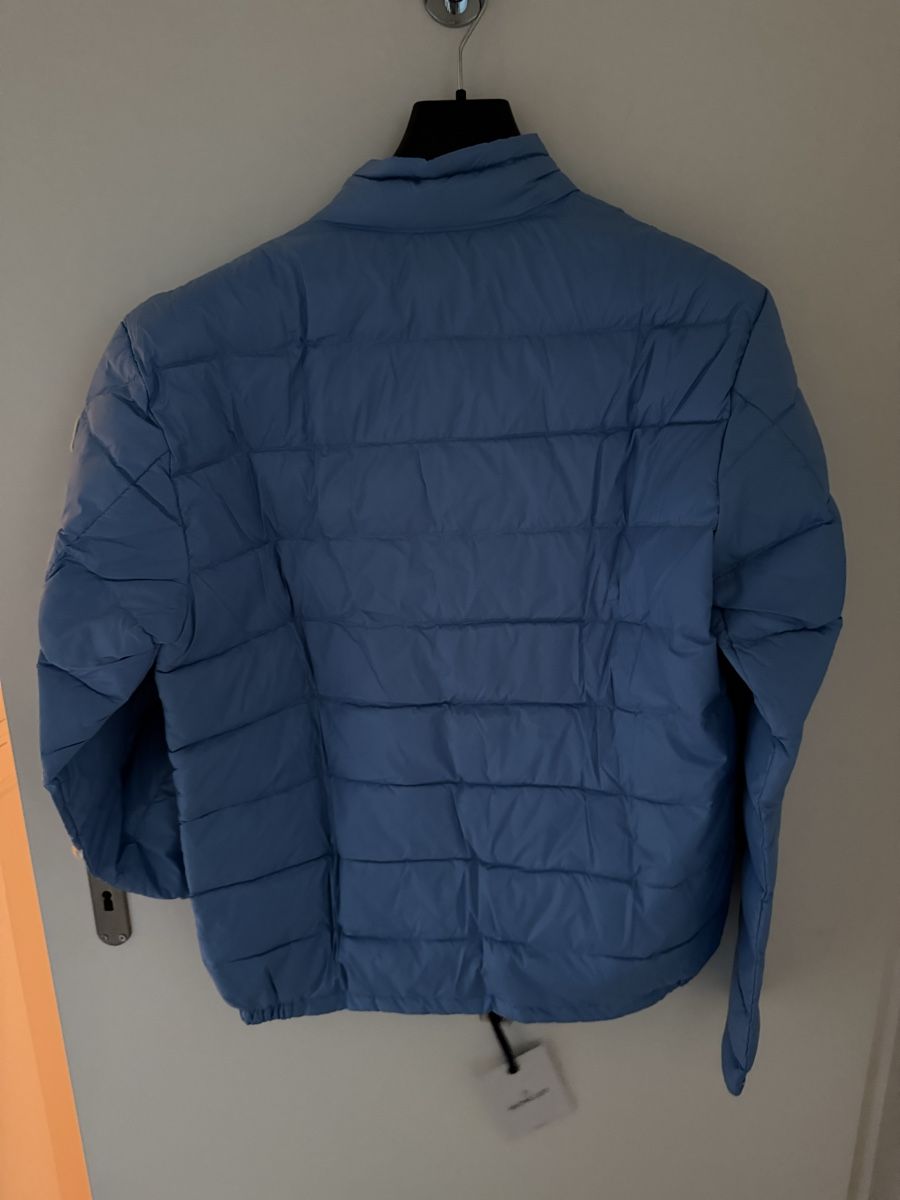Moncler Jacken: Jacket Moncler bleu ciel  – Neu (gemäss Beschreibung) aus Genève von isa_g5qj 4