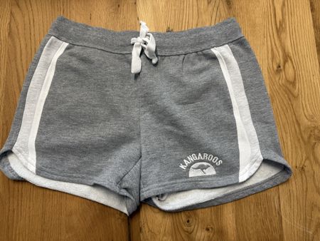 Kangaroos Stoff-Shorts, Gr. 38, Neuwertig