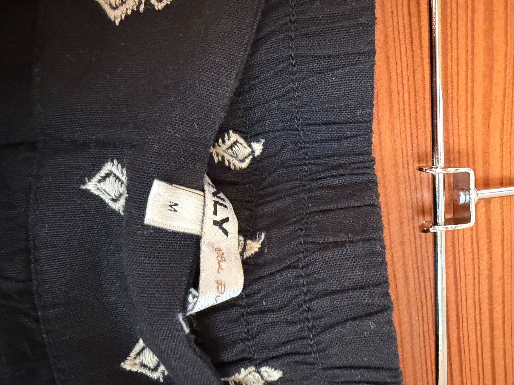 Pantalons: Damen Hose schwarz mit Muster Grösse M – D'occasion à Rorschach par elvi20 1