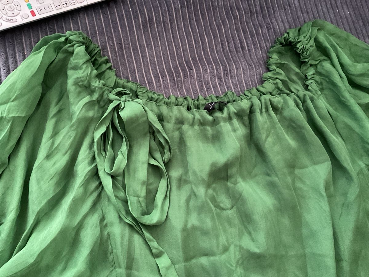 Zara Kleider: Robe soie verte de Zara taille M – Neu (gemäss Beschreibung) aus Düdingen von Yellow 1