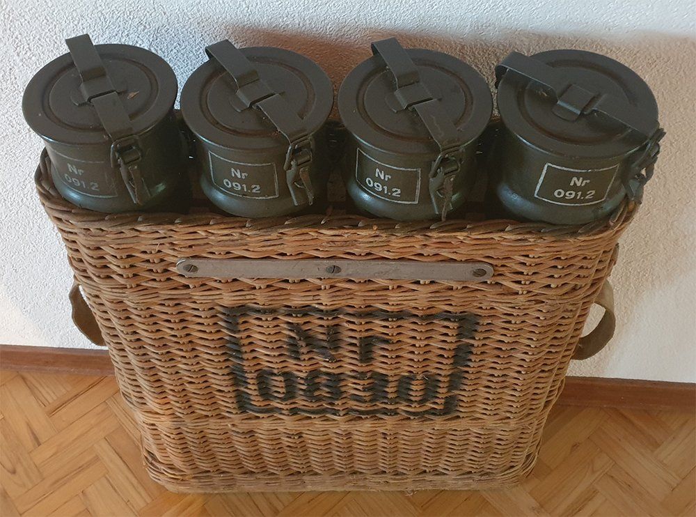 Altro in Decorazioni & Accessori: Militär Rackrohr Behälter – Usato da Rottenschwil venduto da Willys_jeep 1